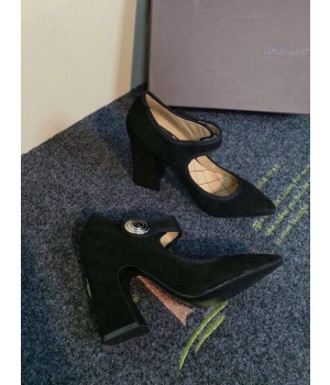 Louis Vuttion Royal Pump 2015 in Black (GDD2J1106-032723 )