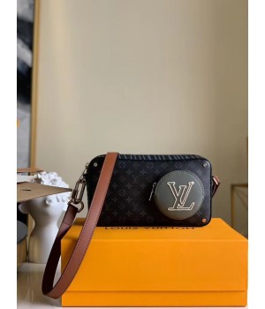 Louis Vuitton Original Clutch bag M68688