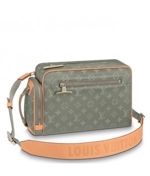 Louis Vuitton Camera Bag Monogram Titanium M43884