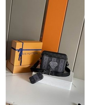 Louis Vuitton Bags Men LV Messenger bag m69443 25X18.5X7cm XM1