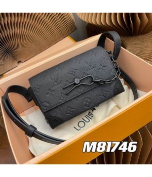 Louis Vuitton Bags Men LV Messenger bag M81746 18X11X6.5cm XM