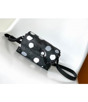 Louis Vuitton Bags Men LV Messenger bag M81935 18X11X6.5cm WP