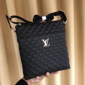 Louis Vuitton Bags Men LV Messenger bag 941-4 25X28X5cm WP