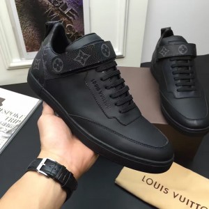 Louis Vuitton Men's Leather Sneaker Black 2017 (K2100-7061717 )