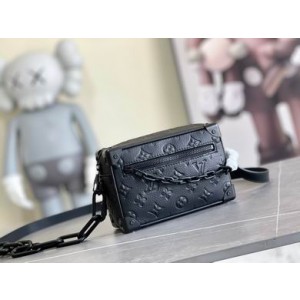 Louis Vuitton Bags Men LV Messenger bag M55702 18.5X13X8cm XM